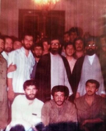حضوررهبر معظم انقلاب در بین جوانان نیاوران/عکس