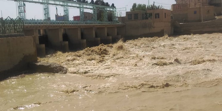 سیل جان 2 نفر را در رشتخوار و خواف گرفت/ امدادرسانی هلال احمر به 162 خانوار