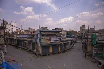  بازگشایی مغازه های کوچک در هند 
