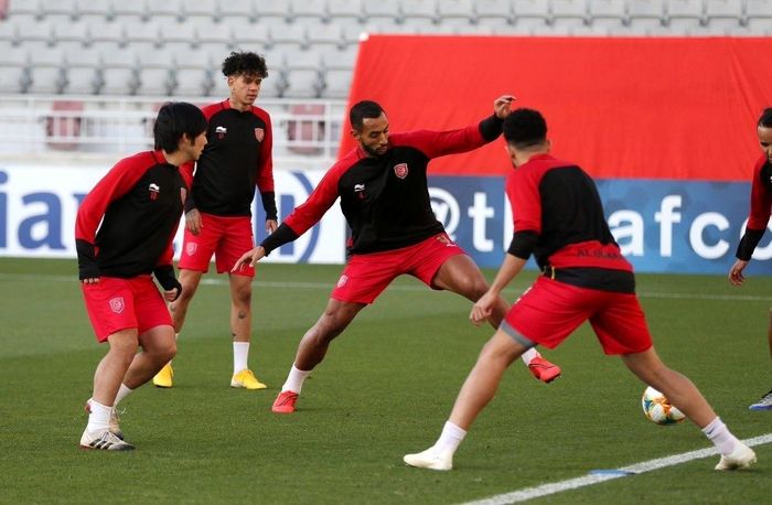 حریف پرسپولیس پا به توپ شد