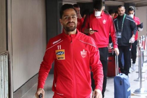 شاه ماهی  پرسپولیس: با جان و دل قراردادم را تمدید می کنم