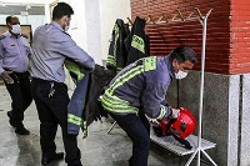 عکس/ افطار با آتش نشان‌ها