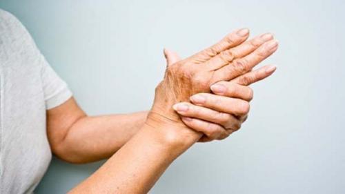 بیماری ام اس با چه علائمی بروز می‌کند؟