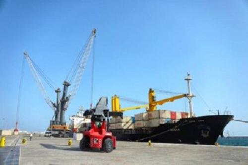 رونق تجارت و اشتغال در بزرگترین بندراقیانوسی ایران