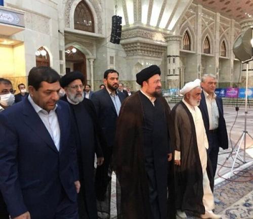  عکس/ حضور حجت‌الاسلام رئیسی در حرم امام خمینی