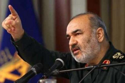 سرلشکر سلامی: آمریکا فروپاشیده است