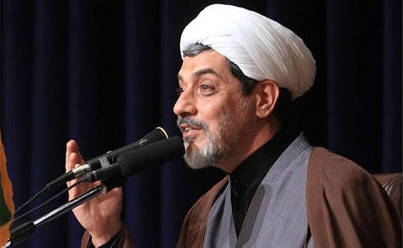 شبهه‌افکنان اگر مروت دارند به مناظره بیایند/ چرا اجازه می‌دهید افرادی شبهه‌افکنی کنند/ دوران بزن و دررو تمام شده است