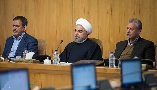 خودتعریفی دولتمردان با چاشنی پالس ضعف به آمریکا/ رویه دولت در پاسخگویی به مردم؛ «خدا را شکر کنید» که هست و هستیم! 