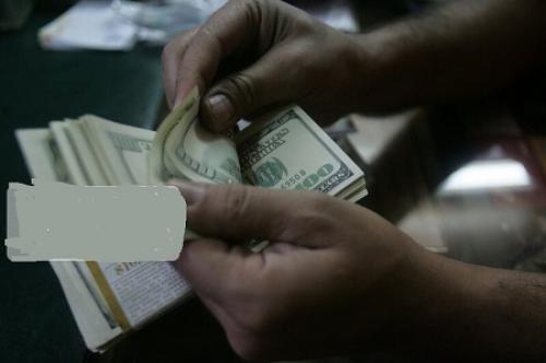 قیمت‌ ارز بدلیل نبود مشتری، کاهش می یابد
