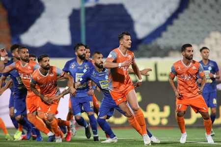 استقلال از کورس قهرمانی دور شد