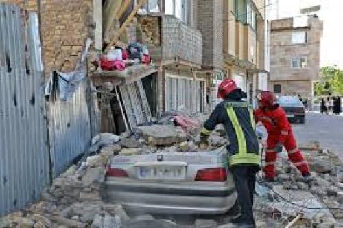 فرو ریختن ساختمان 3 طبقه در مشهد