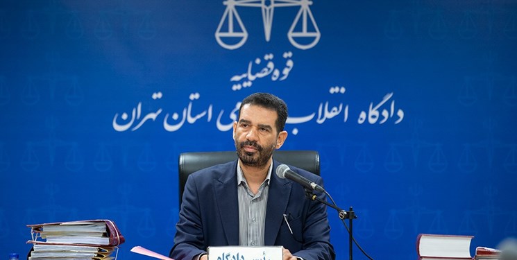 رونمایی از کیفی اعجاب انگیز در دادگاه برخی از مدیران سابق بانک مرکزی/ رشوه‌های میلیاردی بدهکاران ارزی در قبال همکاری در بانک مرکزی +عکس