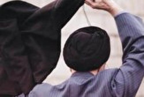 دنده معکوس اصلاحات در زمین سیاست/ چرا اصلاح‌طلبان دور خود می‌چرخند؟!