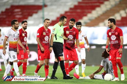 مدافع پرسپولیس باید اخراج می‌شد