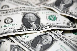 ادامه روند کاهشی قیمت ارز و سکه