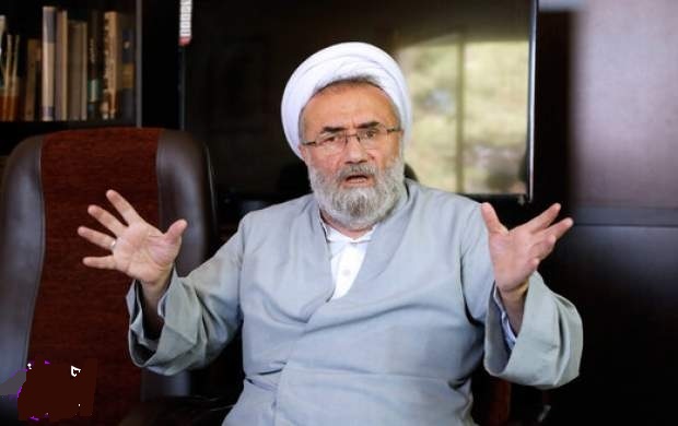 مدیر مسئول روزنامه جمهوری: در برگزاری مراسم محرم، هیچیک از اصول مبارزه با کرونا را نمی‌توان رعایت کرد/ به خاطر یک امر مستحب، سلامت جامعه به خطر می‌افتد/ بسیاری از مردم قربانی کرونا خواهند شد