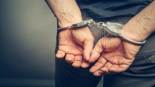دست کارمند سارق در محل کارش برملا شد