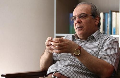 طعنه‌های عباس عبدی به فتاح: نقش‌بازی هم قلق دارد