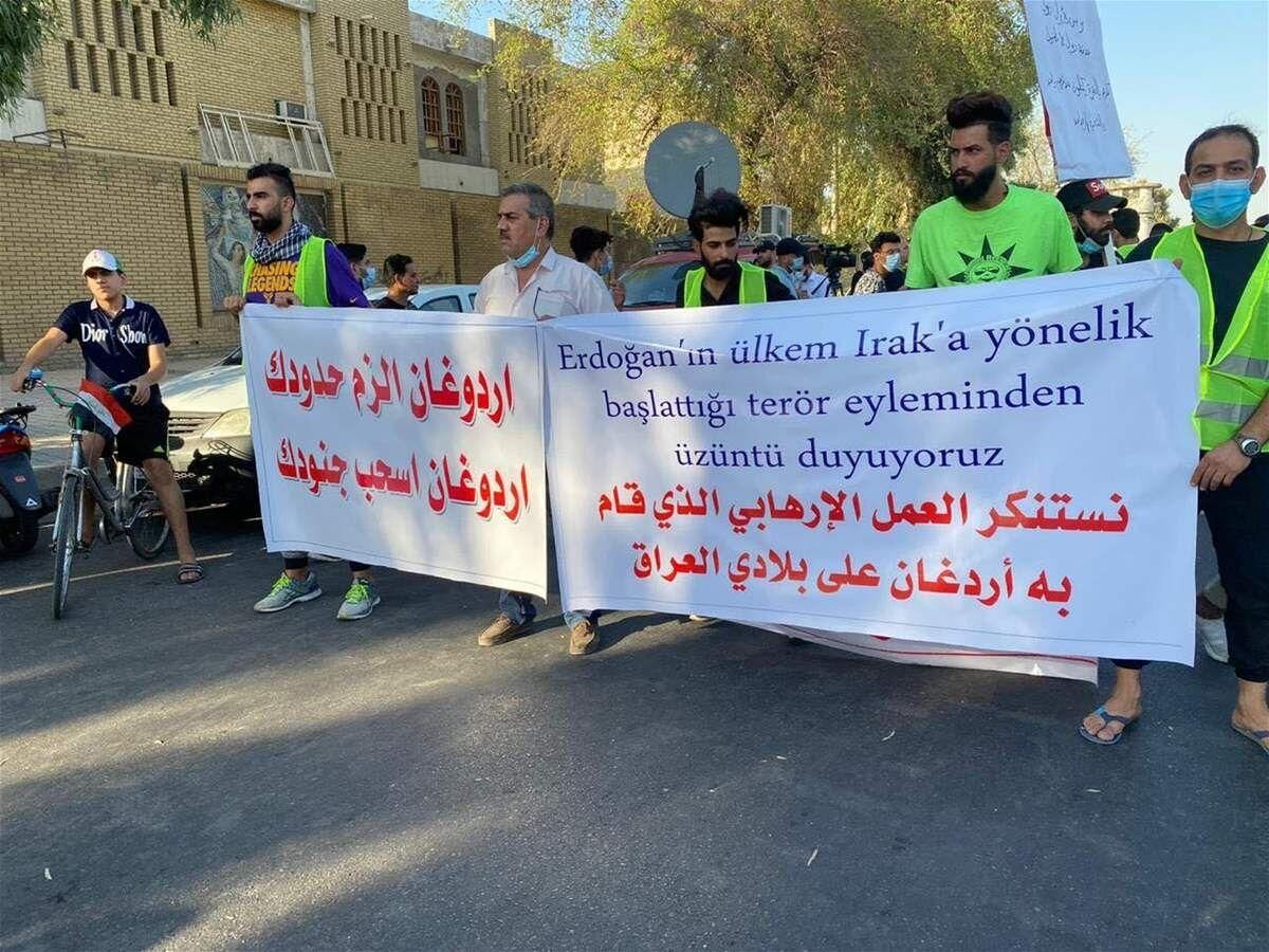 تجمع اعتراضی مقابل سفارت ترکیه در بغداد 