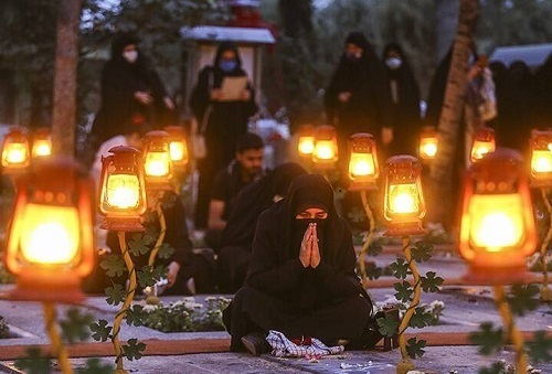 عکس/ چهلمین سالگرد دفاع مقدس در کنار شهدا