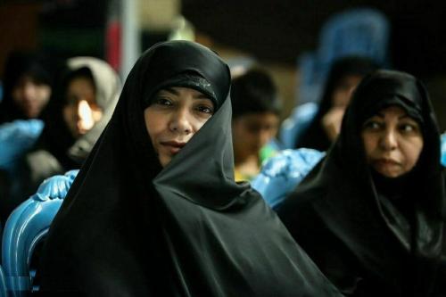 الهام چرخنده: کربلا زندگی می‌کنم و همسرم روحانی است