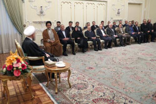 مسئولان به جای حرف‌درمانی به میان مردم بروند