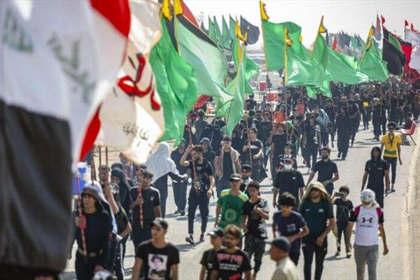 سیل عظیم زائران حسینی در راه کربلا + تصاویر
