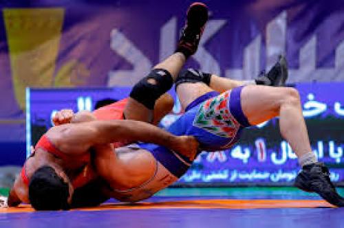 یک بام و دو هوا برای گوش‌شکسته‌ها