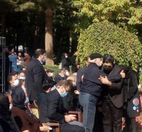 سالار عقیلی در مراسم خاکسپاری پدر آواز ایران
