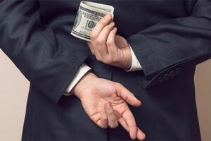 افشاگران فساد تشویق مالی می‌شوند