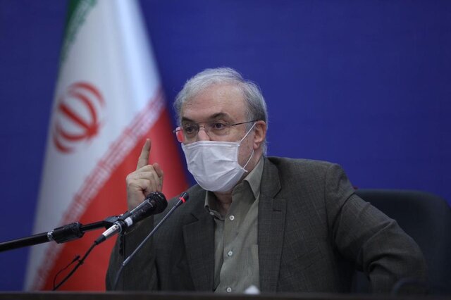 اجازه نمی دهم زحمات کادر درمان پایمال مباحث سیاسی شود