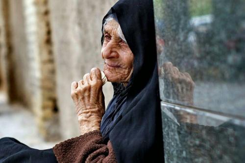  افزایش سالمندان رها شده از سوی خانواده/ تاثیر شیوع ویروس کرونا و فقر در ترویج نوع جدیدی از سالمند آزاری 