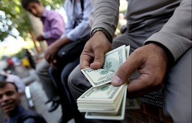 کشف ۳ هزار دلار تقلبی در تهران