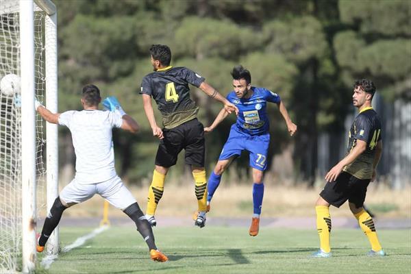 بازگشت مطهری به تمرینات استقلال+عکس