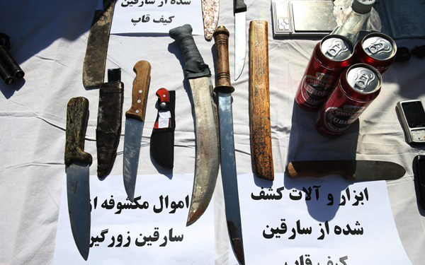  عکس/ سلاح‌های عجیب اراذل و اوباش تهرانی!