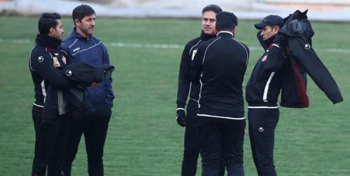 قراردادهای کادرفنی پرسپولیس همچنان بدون امضا!