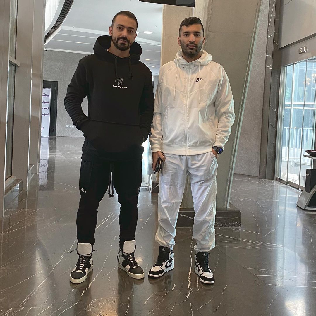 محسن مسلمان در کنار رفیق خفنش