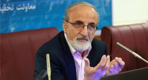 دکتر ملک زاده، معاون وزیر بهداشتی که در سنگر مبارزه با کرونا در حساسترین لحظات جا خالی داد!