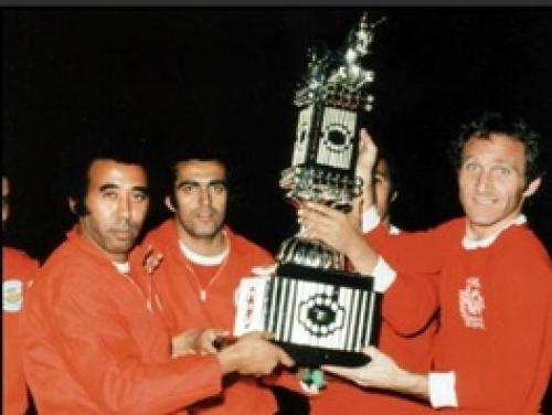سرمربی تاریخ‌ساز پرسپولیس در بستر بیماری 