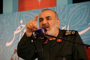  هشدار فرمانده سپاه به عاملان ترور شهید فخری‌زاده
