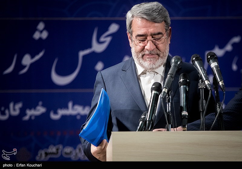 وزیر کشور:‌ روند کرونا در کشور نزولی شد