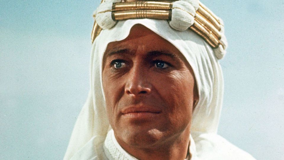 نشانه شناسی یک ترور؛ چشم های آبی، دندان های نیش