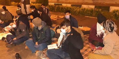 تحصن دانشجویان مقابل مجلس؛ درخواست برای اخراج بازرسان آژانس