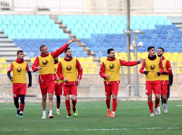 فرار پرسپولیس از چمن مصنوعی و کرونا
