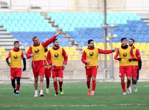 فرار پرسپولیس از چمن مصنوعی و کرونا