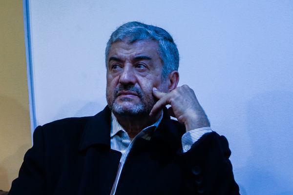بازدید فرمانده کل سپاه از غرفه حامیان ولایت در نمایشگاه+عکس