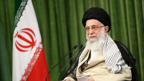#لبیک_یا_خامنه_ای تا پرچم به دست توست خاطرمان آسوده است