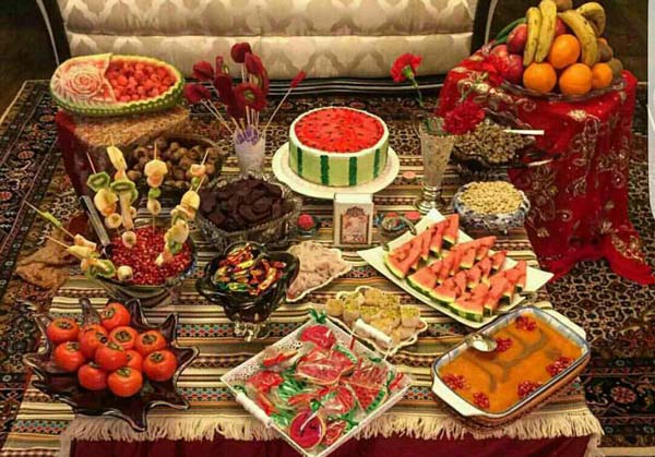  اینفوگرافیک| خوراکی‌های شب یلدا با ما چکار می‌کنند