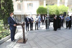 ببخشید که حواسشان نبوداز نیاوران میشه رفت!