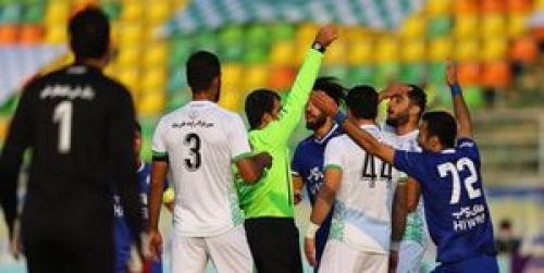 عسگری: مدافع ذوب‌آهن باید اخراج می‌شد